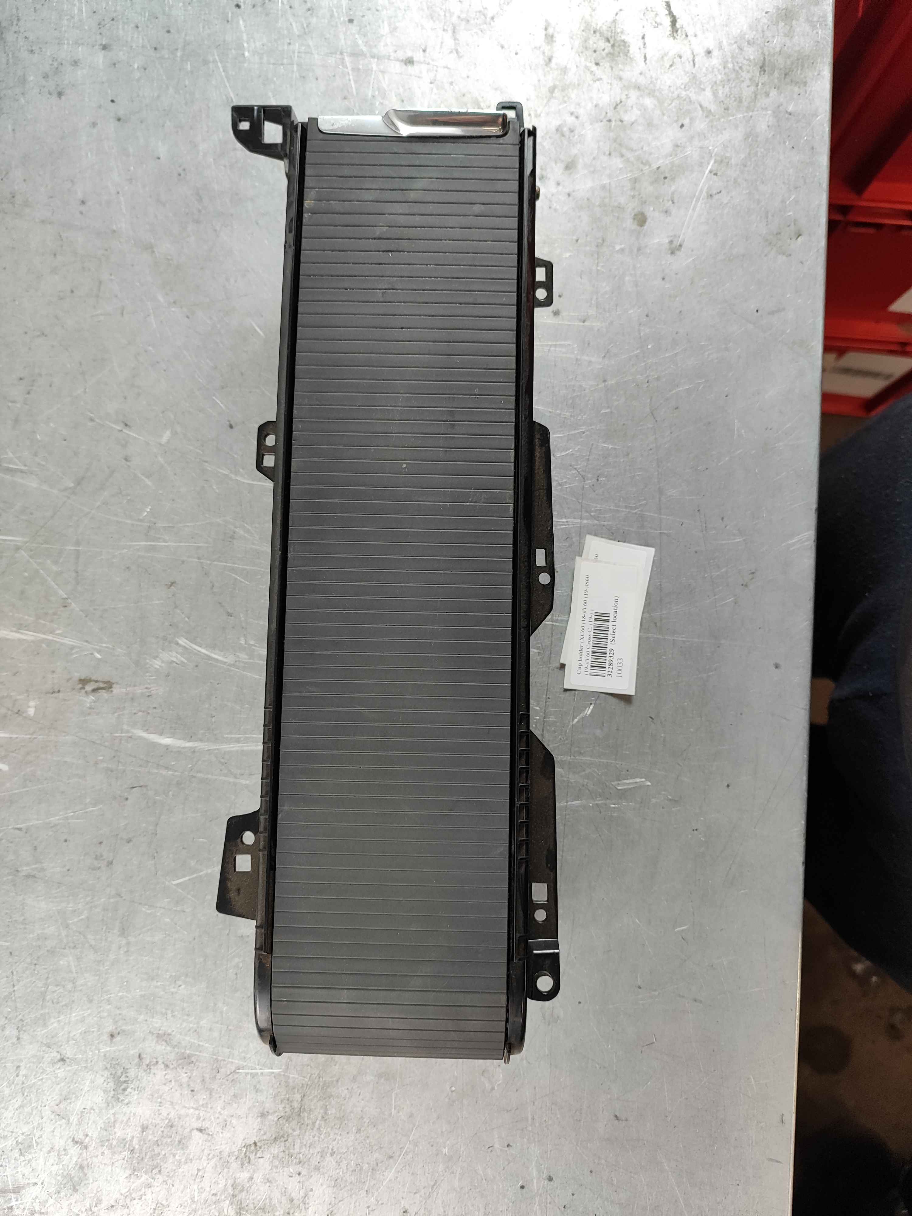Cup holder (XC60 (18-)|V60 (19-)|S60 (19-)|V60 Cross C. (19-) )