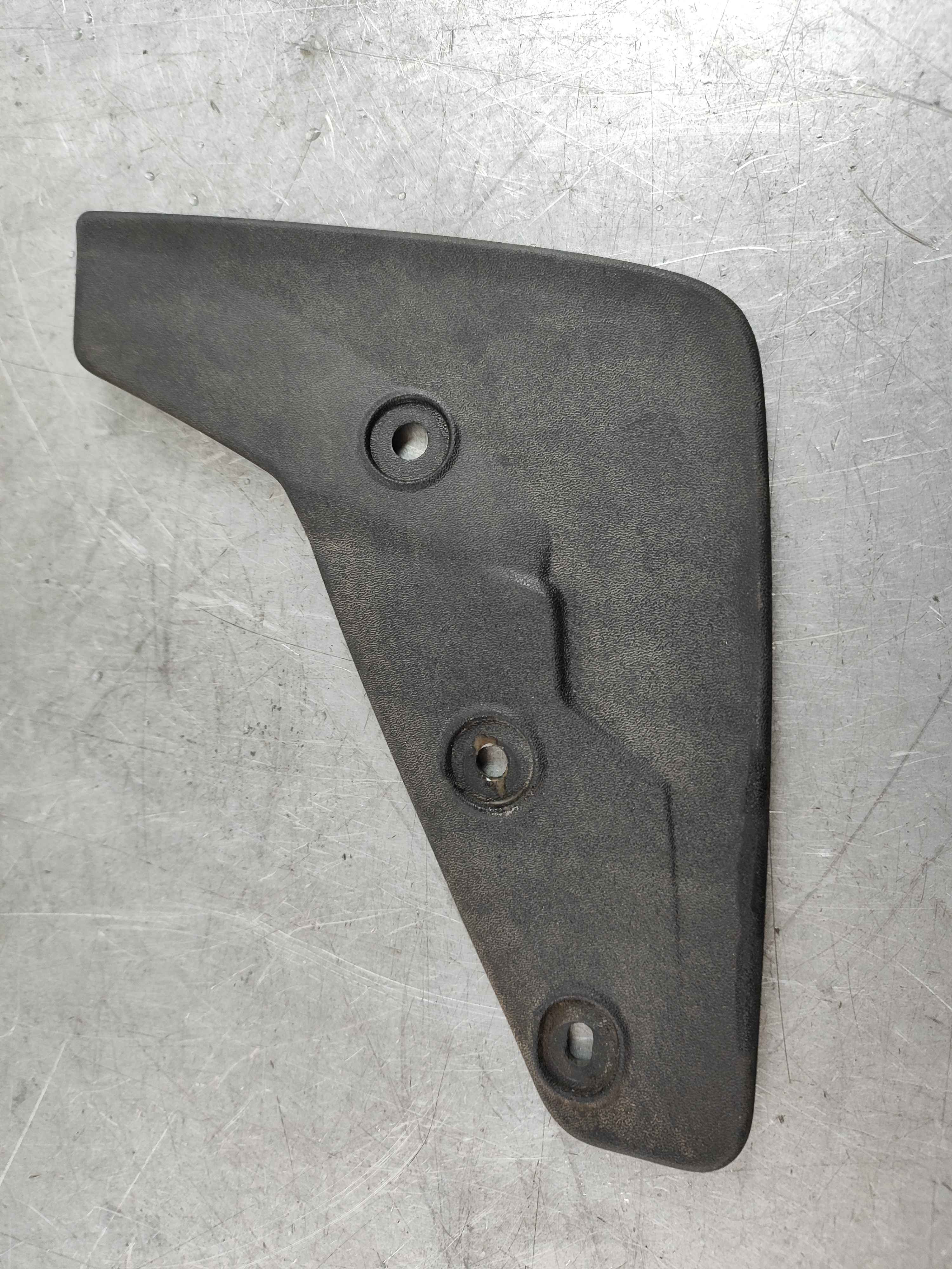 Outlet, B-pillar, left (V60 (19-)|S60 (19-)|V60 Cross C. (19-))