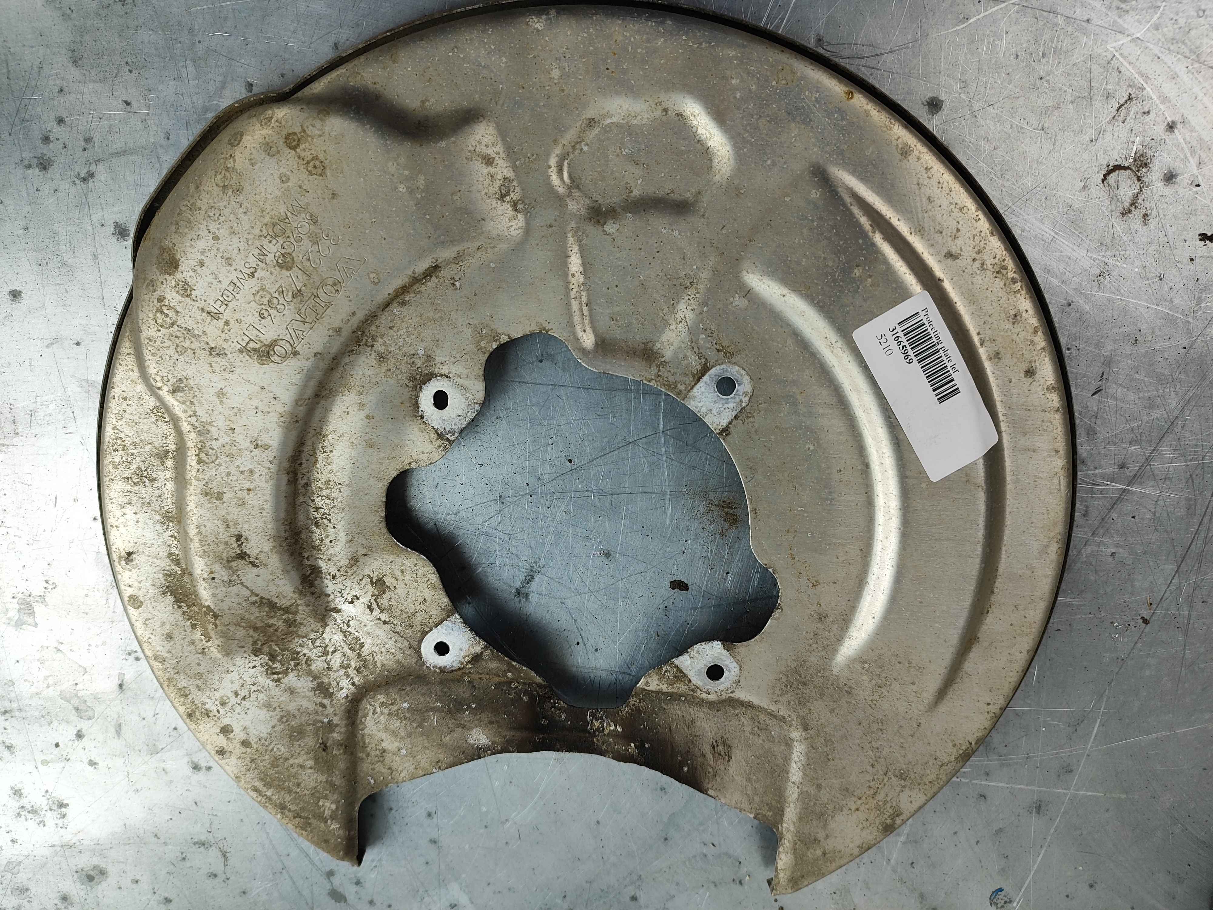 Protecting plate left