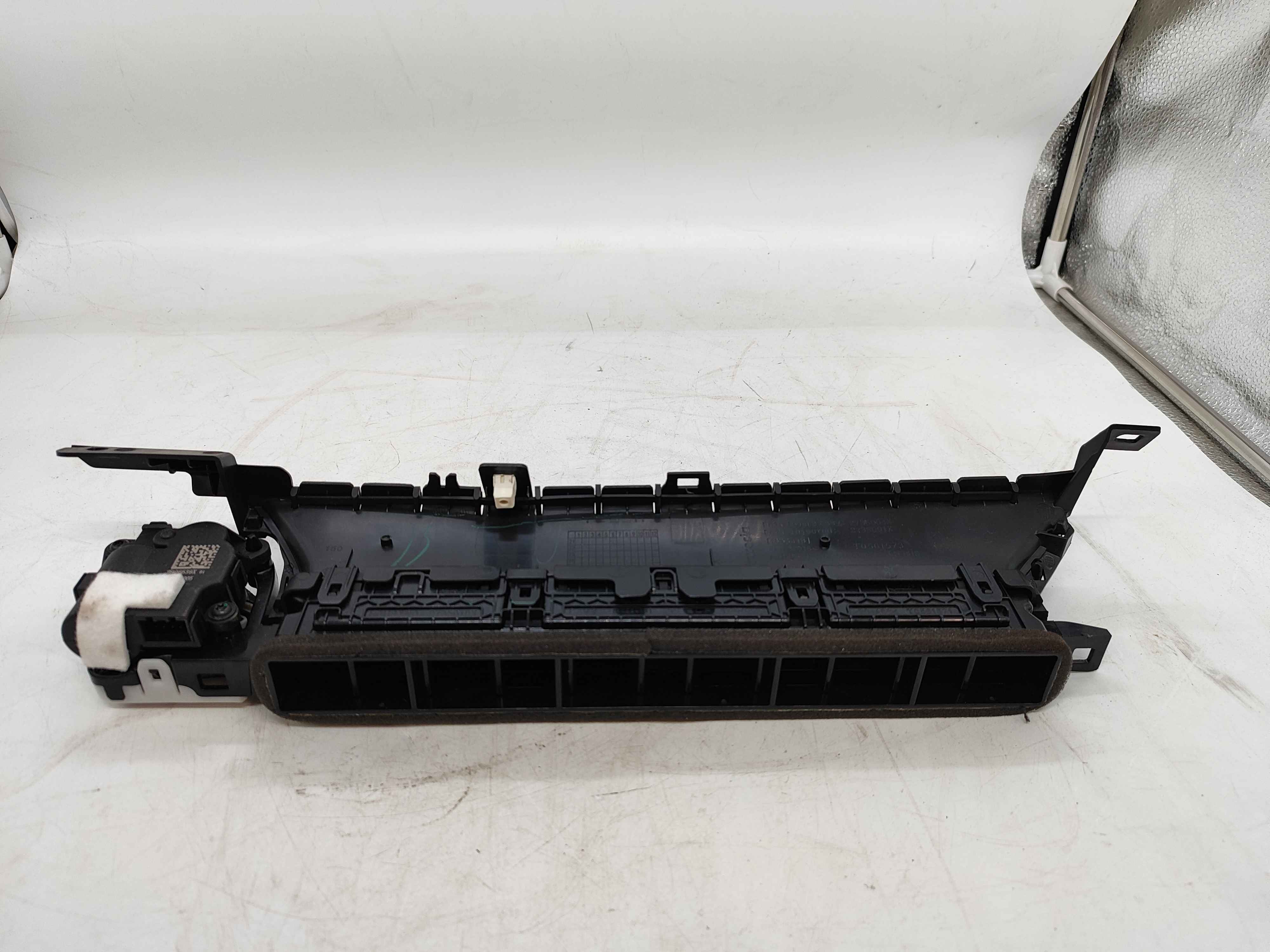Tesla 180743800A