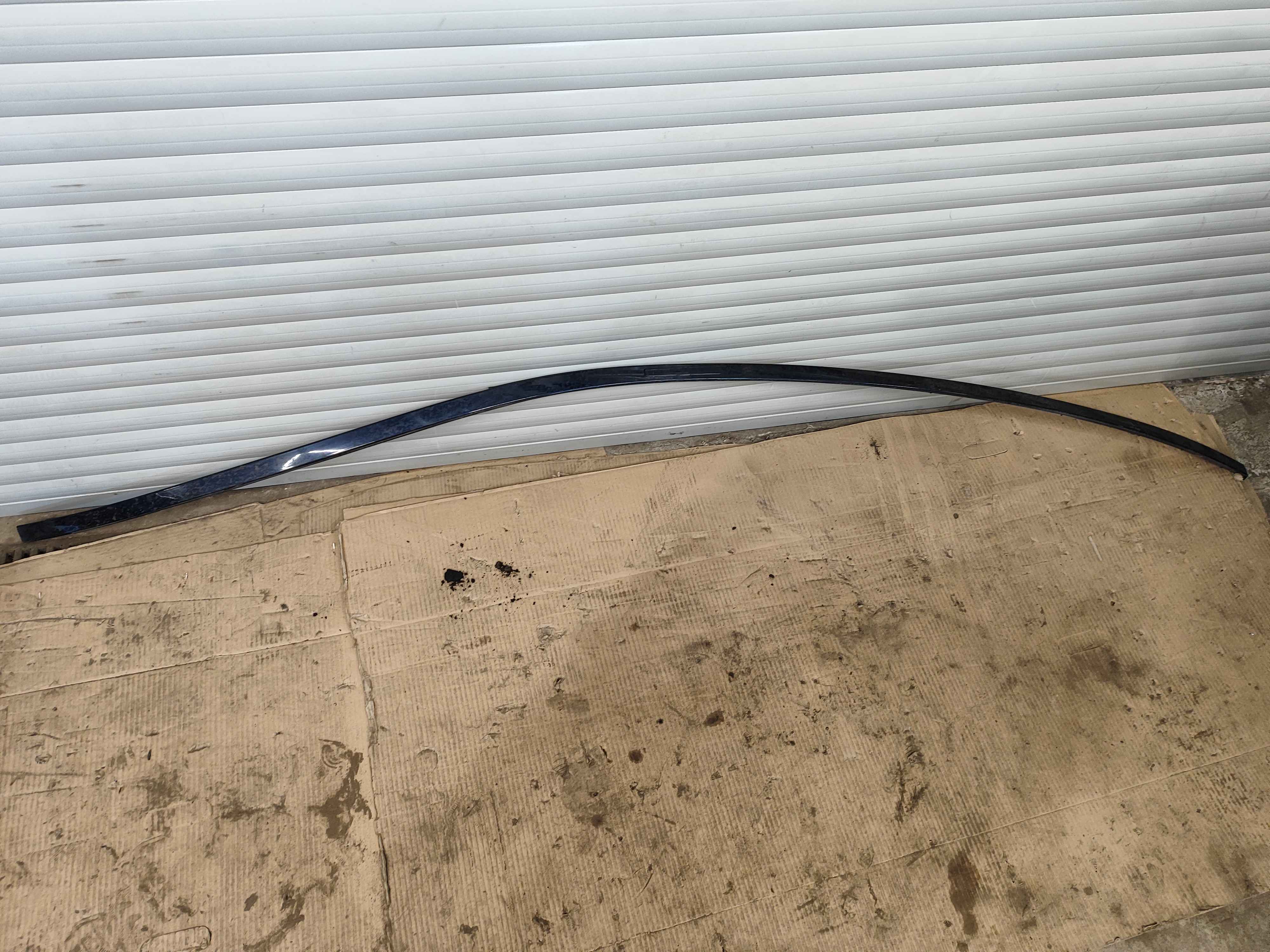 Roof trim bar molding cover