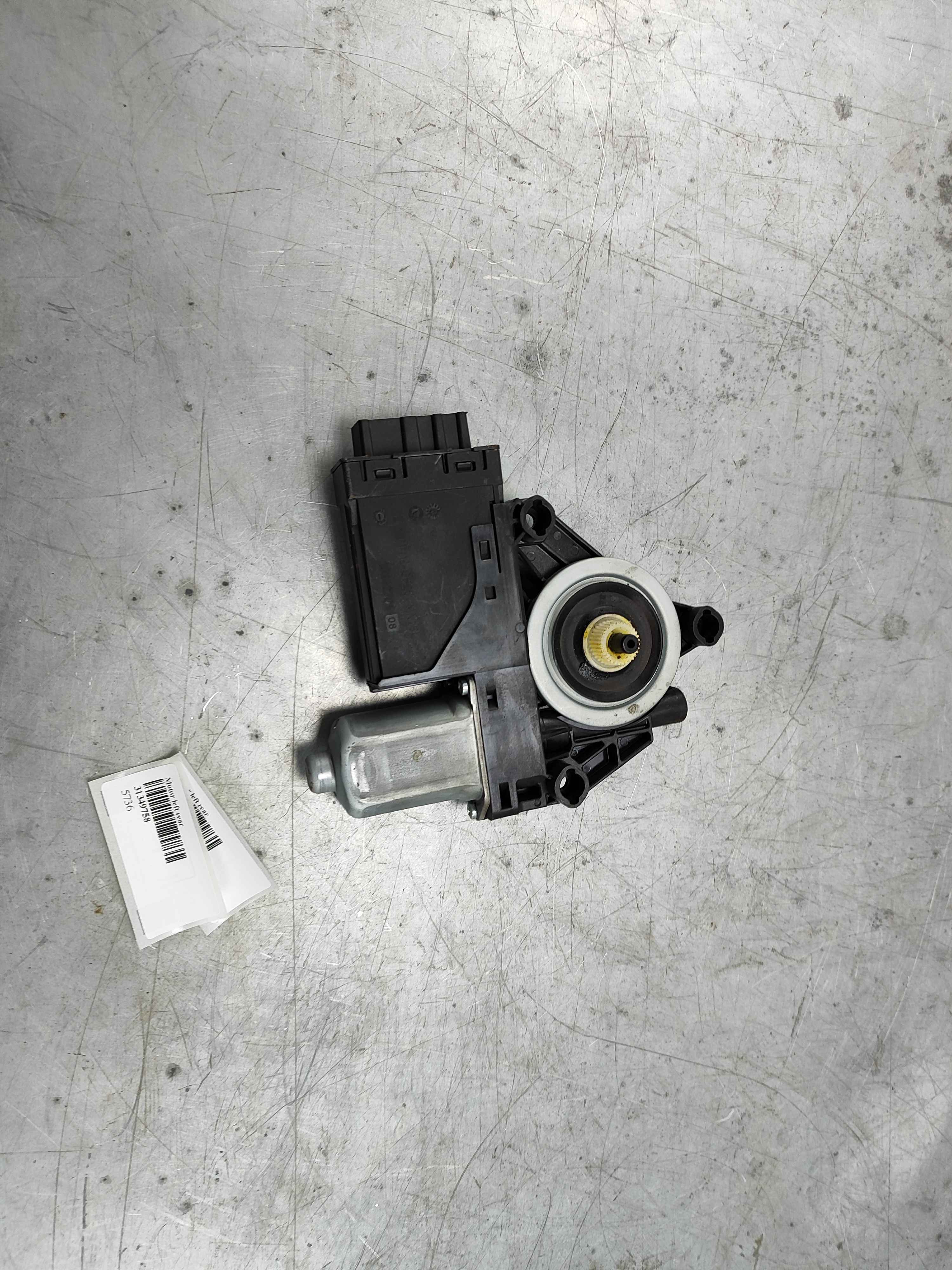 Motor left rear