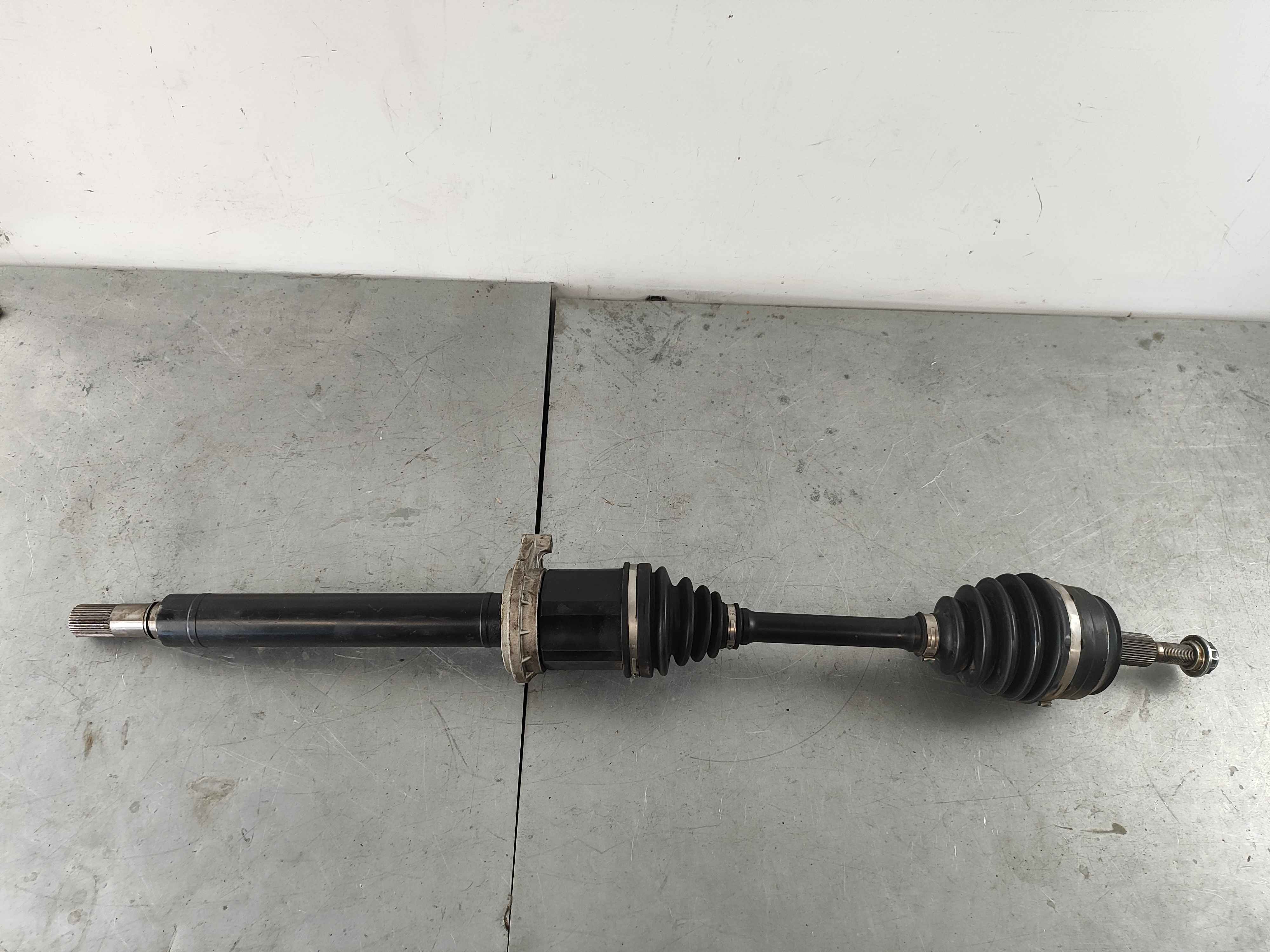 Drive shaft with constant velocity joints