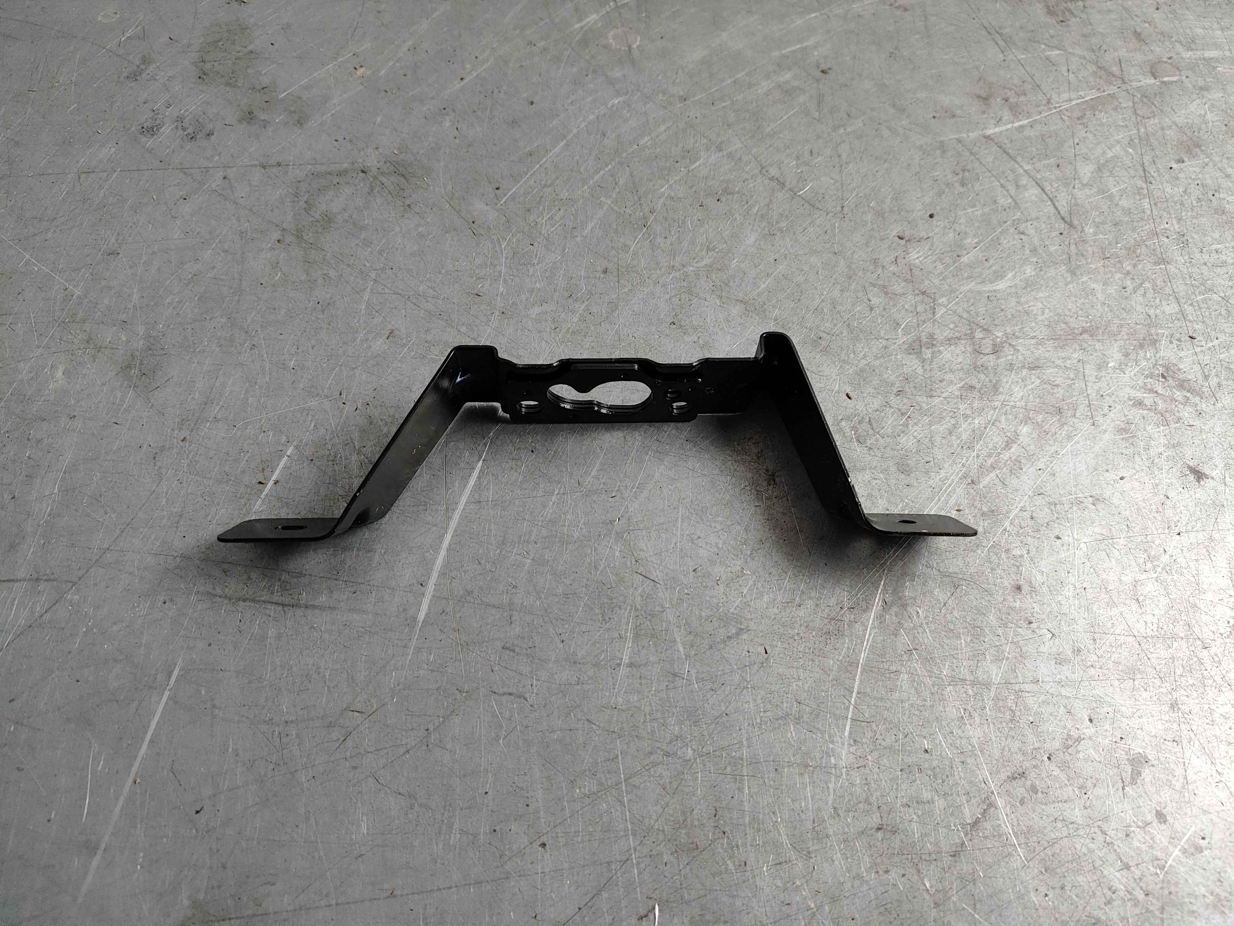 Bracket, right (C40)