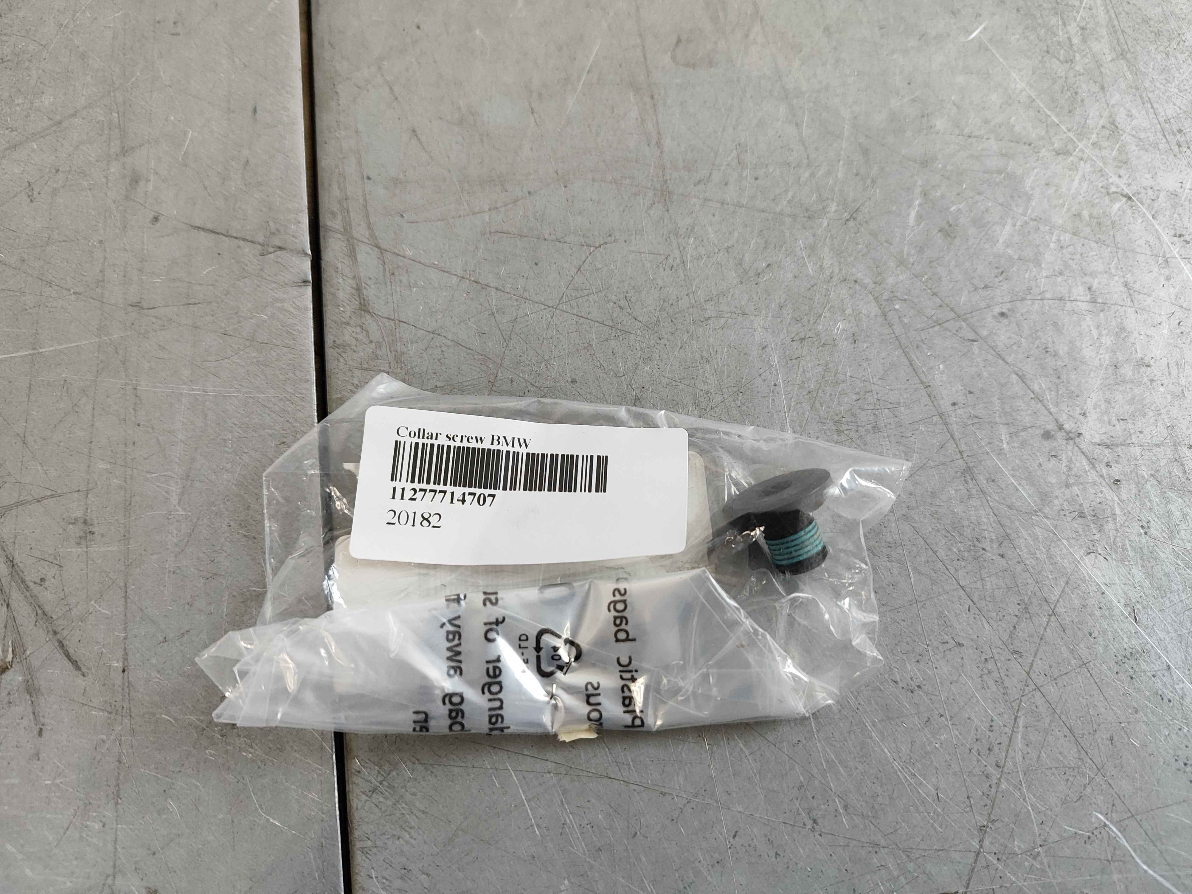 Collar screw BMW